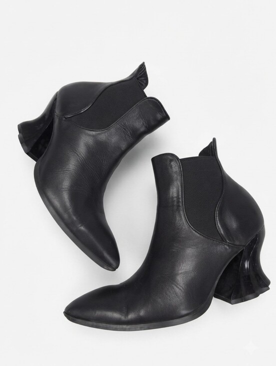 John Fluevog Shoes - John Fluevog Black Leather Pointed Toe Chelsea Ankle Boots Sz 6.5 Sculpted Heel
